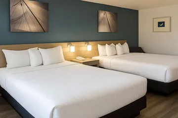 Rancho San Diego Inn & Suites