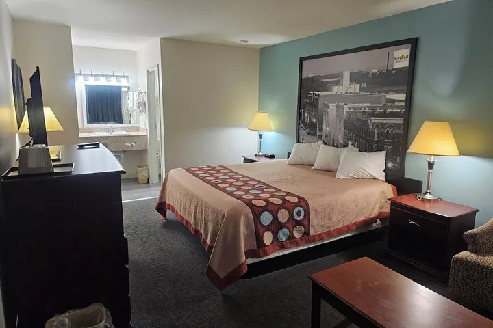 Room 3 of 11