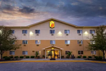Super 8 by Wyndham Cromwell / Middletown
