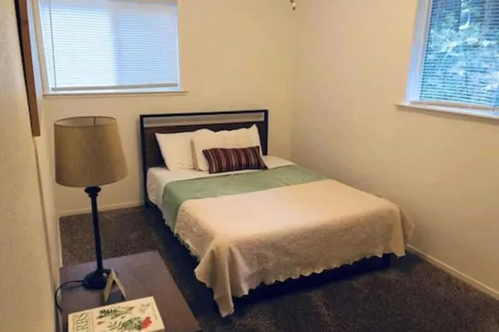 Room 5 of 75