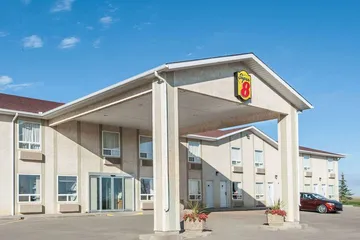 Super 8 by Wyndham Three Hills AB