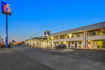 Motel 6 North Ridgeville OH - Cleveland Intl Airport - N Ridgeville
