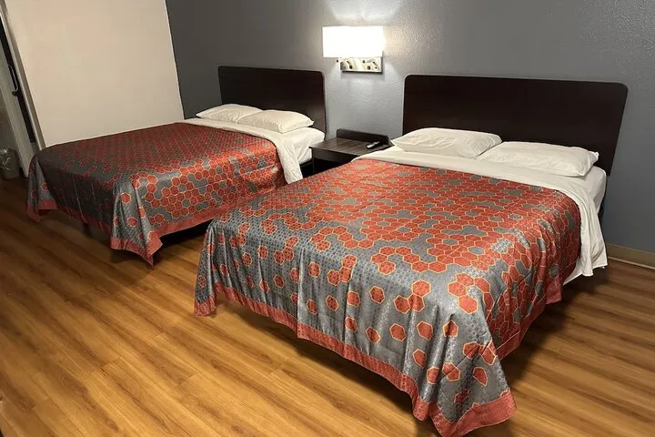 Room 4 of 44