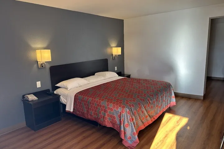 Room 5 of 44