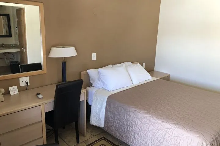 Room 5 of 38