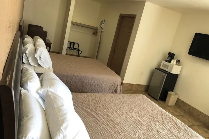 Room 3 of 38