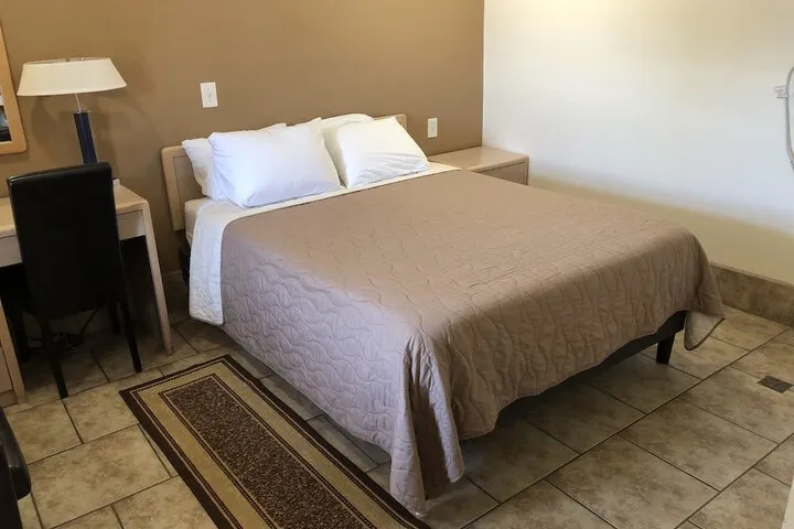 Room 4 of 38