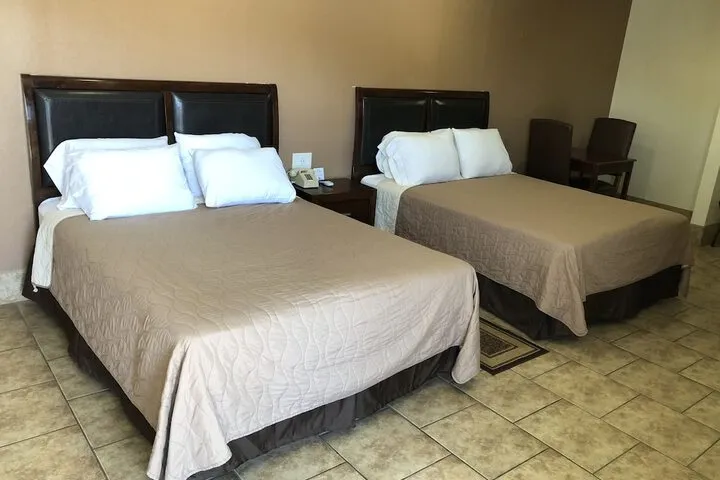 Room 2 of 38