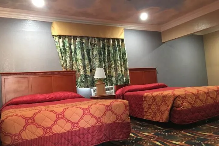 Room 3 of 39