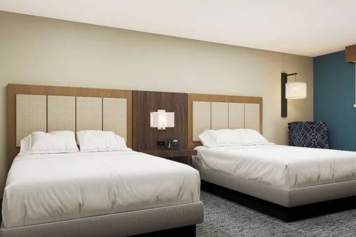Room 4 of 20