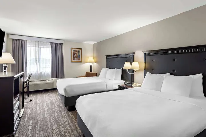 Room 4 of 37