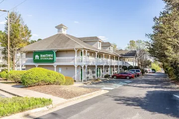 HomeTowne Studios by Red Roof Atlanta - Norcross South