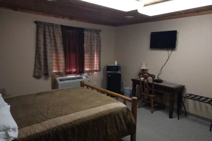 Room 3 of 10