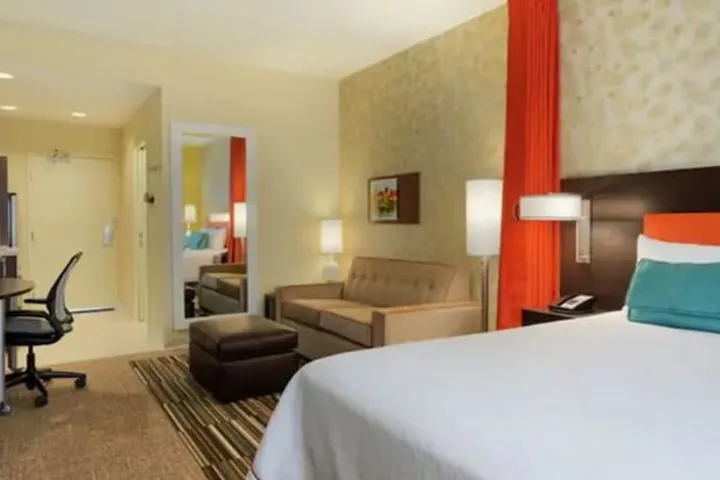 Room 5 of 33