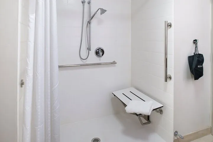 Room 2 of 63
