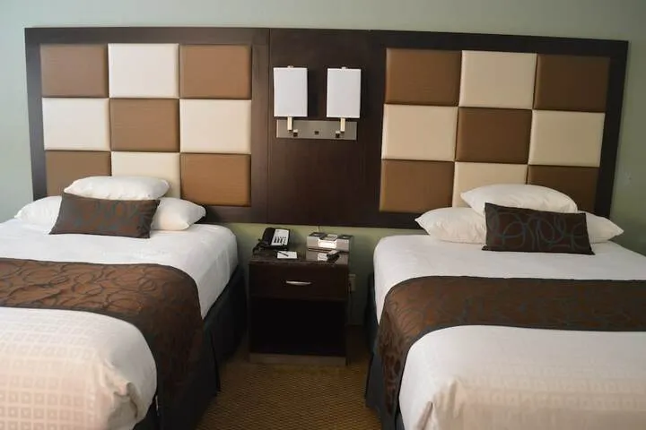Room 5 of 28