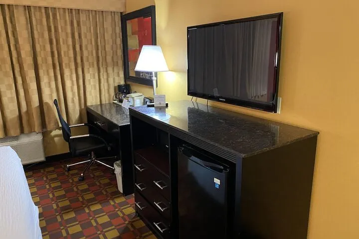 Room 4 of 30