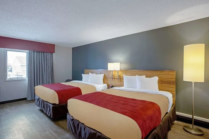 Room 4 of 27