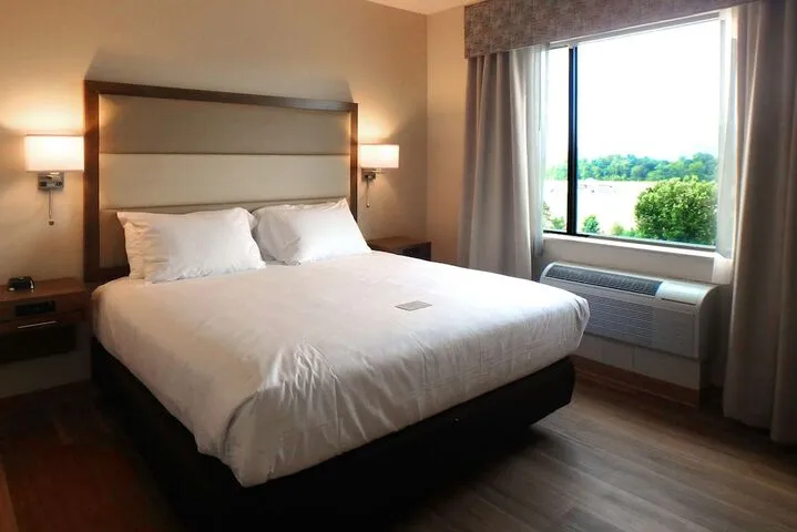 Room 3 of 35
