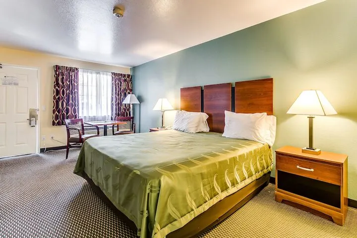 Room 3 of 13