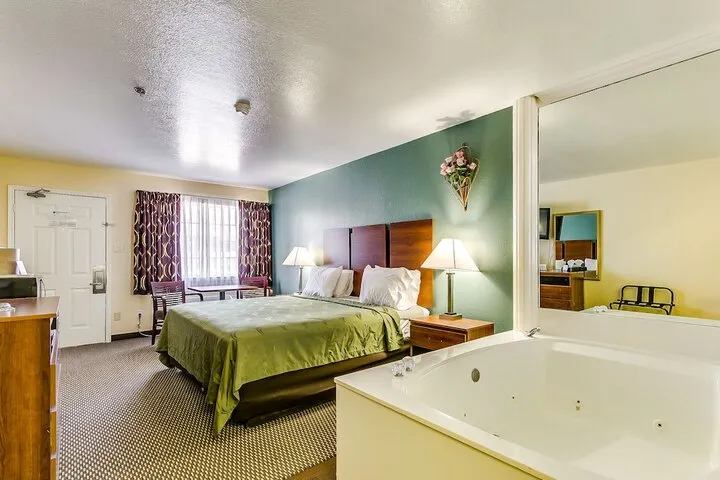Room 5 of 13