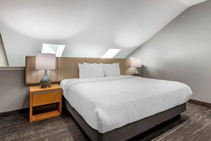 Room 3 of 13