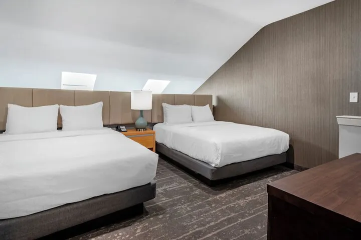 Room 4 of 13
