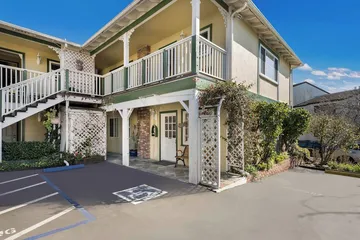 Carmel Inn & Suites