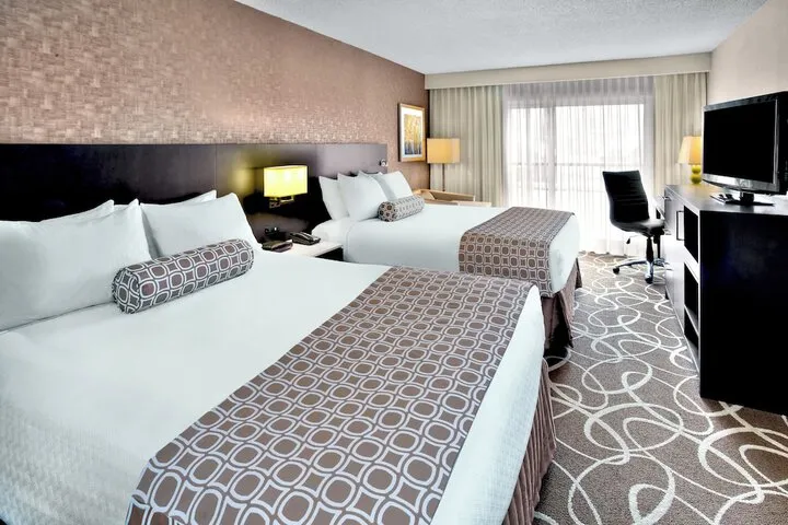 Room 2 of 106