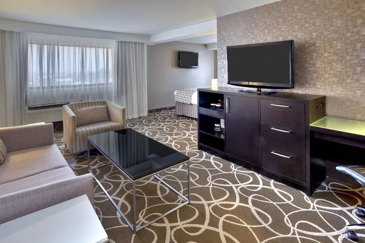 Room 3 of 106