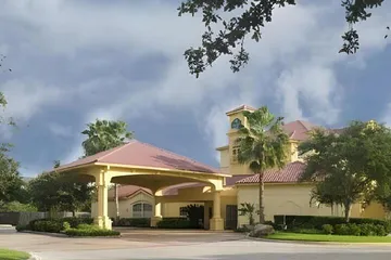 La Quinta Inn & Suites by Wyndham Houston West Park 10