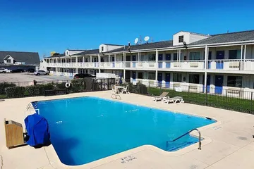 Motel 6 Webster TX - Houston - Nasa Lake