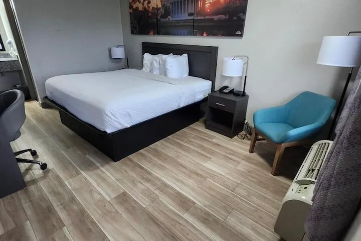 Room 3 of 29