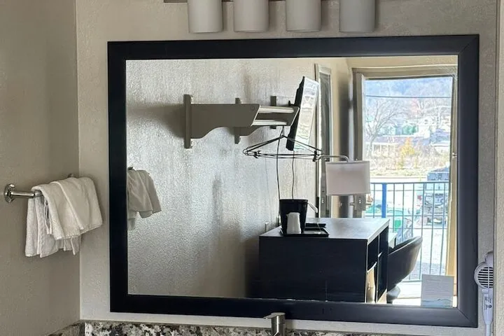 Room 5 of 29