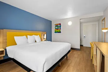 Park Inn by Radisson Fargo West Acres