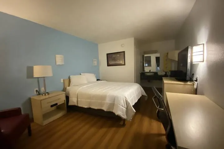 Room 5 of 19