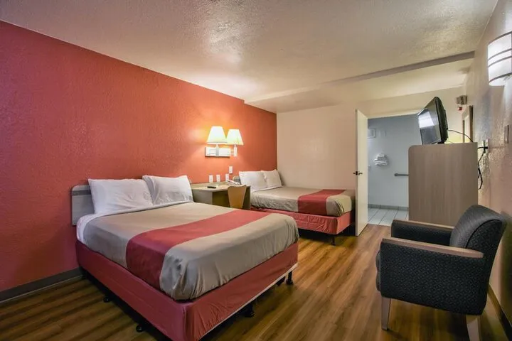 Room 4 of 19