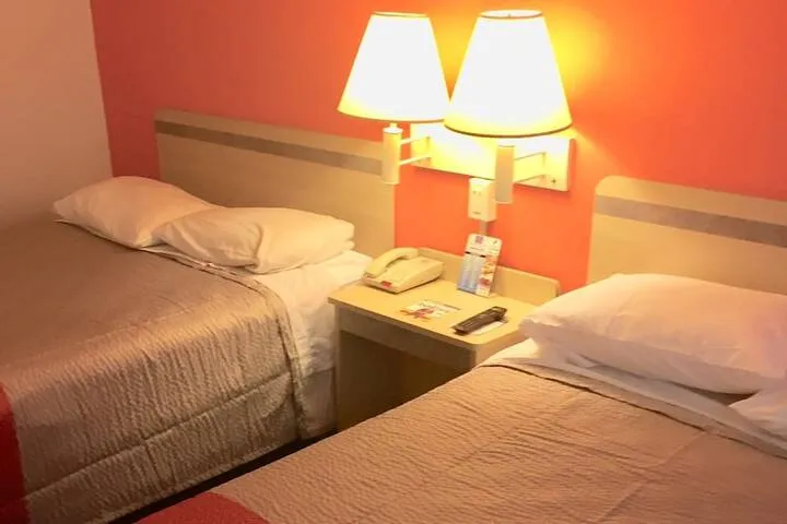 Room 4 of 21