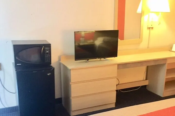 Room 3 of 21