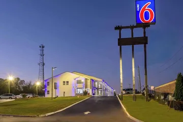 Motel 6 Commerce GA