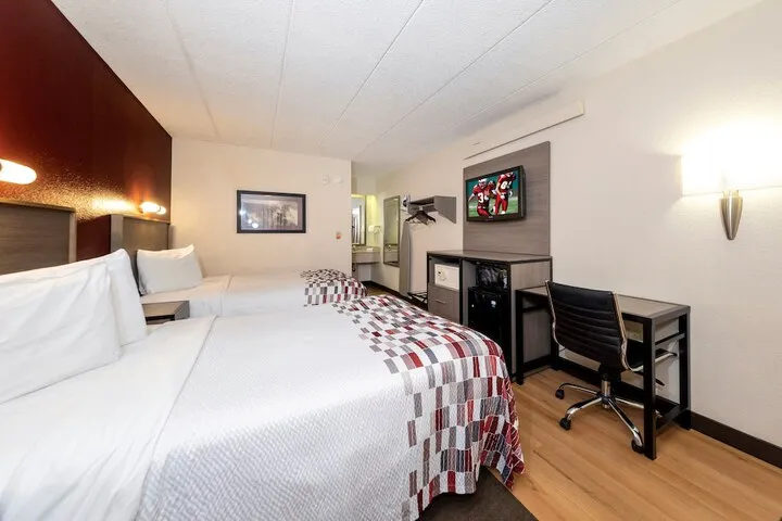 Room 4 of 25