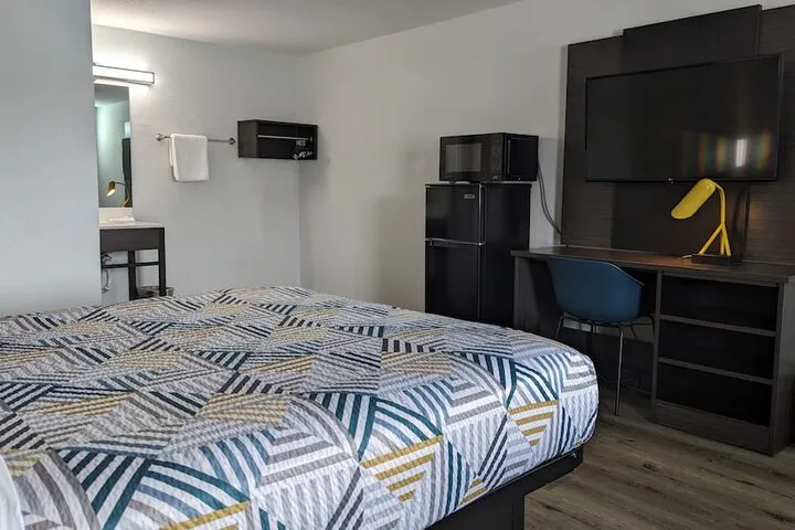 Room 4 of 35