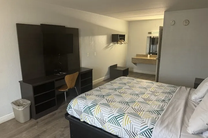Room 3 of 50