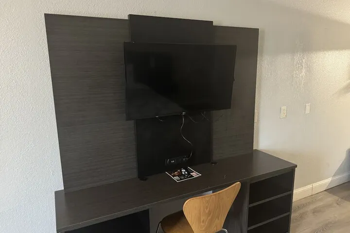 Room 5 of 50