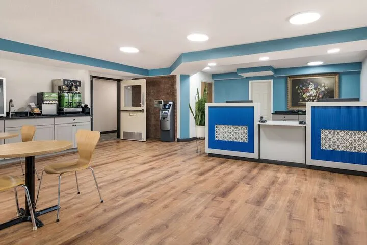 Hotel Interior 4 of 32