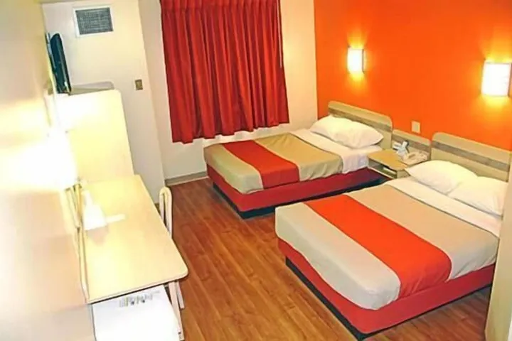 Room 5 of 52