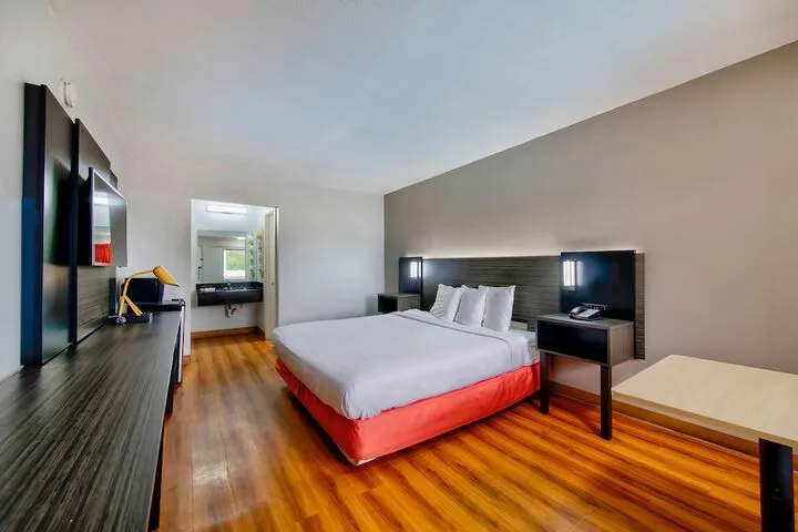 Room 5 of 27