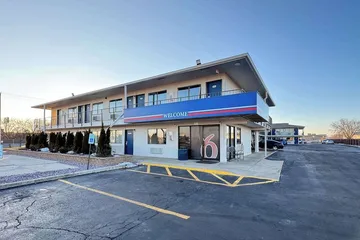 Motel 6 Janesville WI