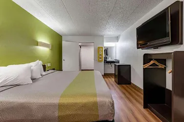 Days Inn by Wyndham Cincinnati I-71