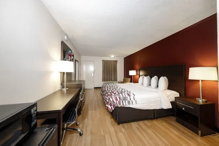 Room 4 of 24